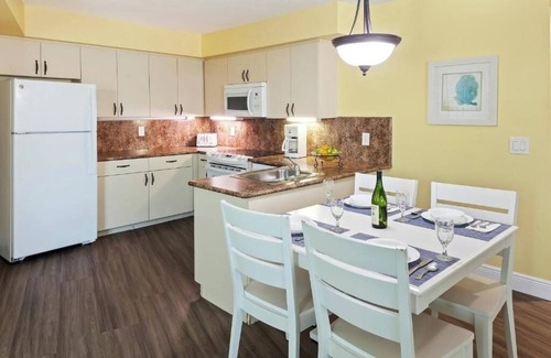 Ormond Beach Resort | 2BR City Condo – Kitchen, Pool Access & Family-Friendly Amenities Included
