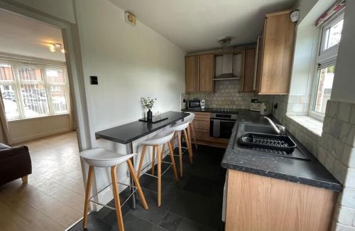 Stonnall House | 2BR, Close to BHX Airport, Heartlands Hosp, NEC