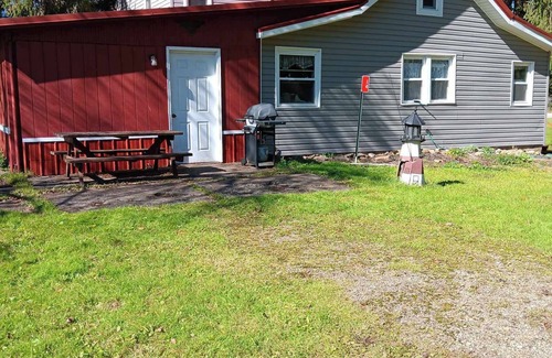 Bradford Cottage | 2br Cottage close to water, huntn, fishn and snowmobiling outside Bradford, Pa.