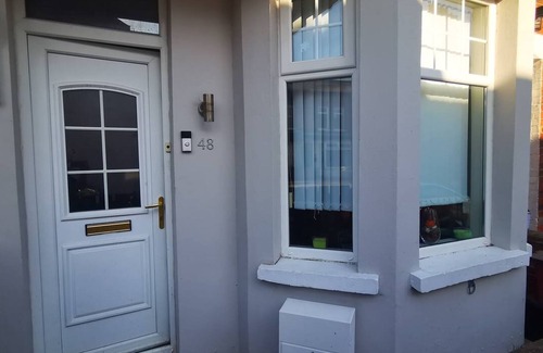 Belfast House | 2BR Cozy Duplex in Belfast