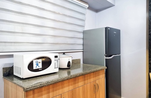 Ermita Condo | 2BR Cozy & Spacious Family Condo, Great View & Karaoke At Torre De Manila