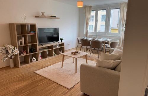 Floridsdorf Apartment | 2BR, Danube, Central, U6 & S-Bahn - Axara Housing BRN 16