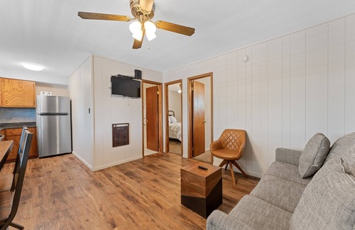 Kimberling City Cabin | 2BR Duplex Cabin w/Community Pool + Boat dock