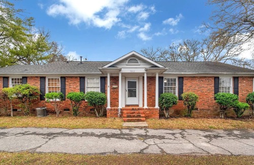Charlotte House | 2BR Duplex Near From Uptown Charlotte