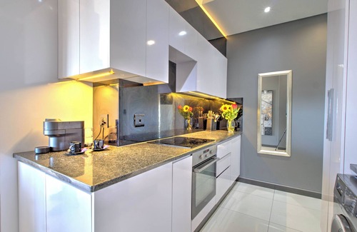 Salt River Apartment | 2BR Executive Apartment - 4min from Cape Town CBD