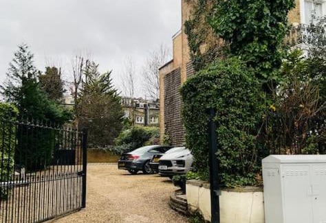 Abbey Road Apartment | 2BR Flat in Townhouse on Historic Abbey Road with Free Parking BEST LOCATION St John's Wood