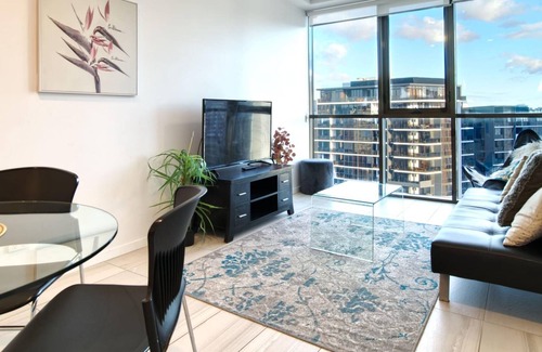 Newstead Apartment | 2BR Food & Drink Hub ★Gym★Pool★Views★Roof Terrace