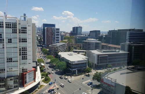 Newstead Apartment | 2BR Food Drink Hub Gym Pool Views Roof Terrace