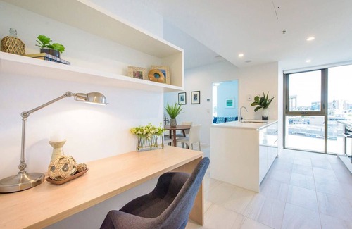 Newstead Apartment | 2BR Food Drink Hub Pool Balcony Gym Rooftop
