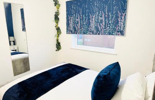 Aldborough House | 2BR*Free Parking*Off A12*Family*Contractors
