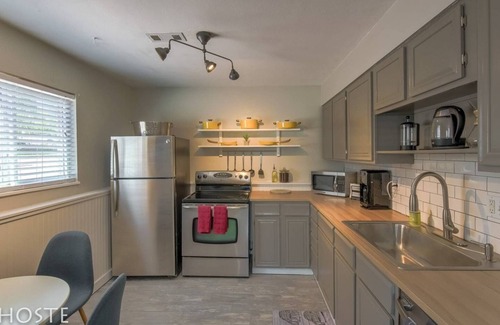 Colorado Springs Cottage | 2BR Garden-level Great Outdoors Dog Friendly