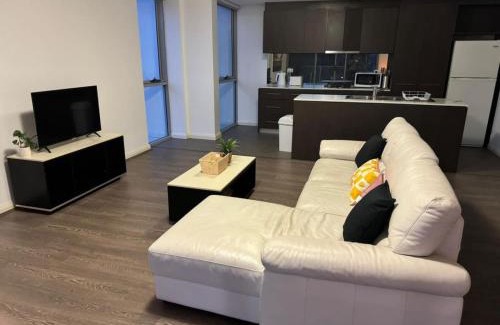 Warwick Farm Apartment | 2BR Gem Heart of Liverpool