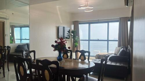 Ermita Apartment | 2BR Grand Riviera Suites by MrSayla