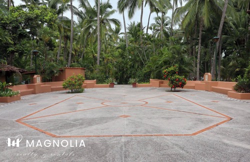 South Hotel Zone Villa | 2br handwritten Suite oceanfront in Puerto Vallarta, Los Tules Condominium.