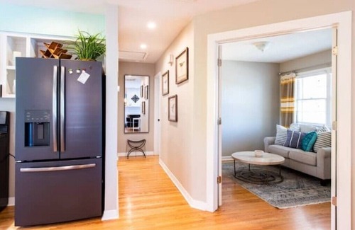 Poplar Level House | 2BR Home Near Zoo & Fairgrounds – Family-Friendly!