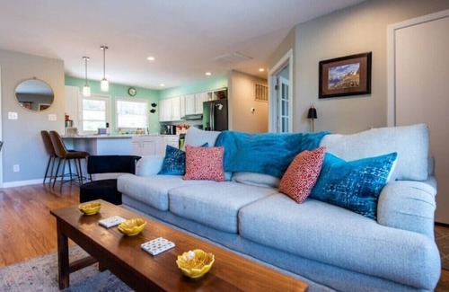 Poplar Level House | 2BR Home Near Zoo & Fairgrounds – Family-Friendly!