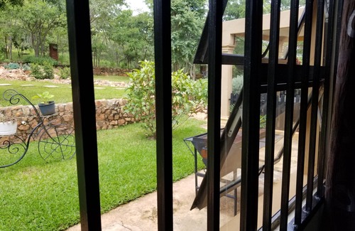 Chipata Cottage | 2BR HOME Wifi + ParkingnHomz Cottage - Chipata. Zambia