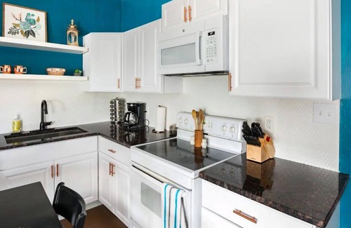 Dayton Apartment | 2br House in Walnut Hills+Near UD+50inTV+Fully Equipped+Laundry+Sleeps 5 ppl