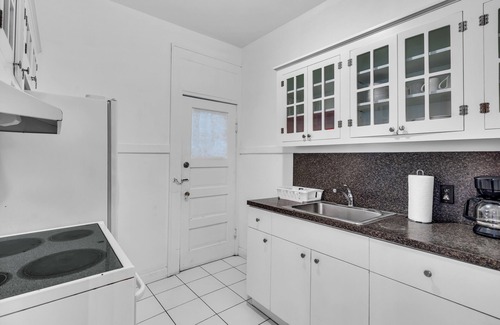 Edgewater Apartment | 2BR in Edgewater + Free Parking, 12min to Ocean #6