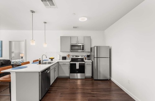 Hough Apartment | 2BR in Heart of Cleveland Near CWRU