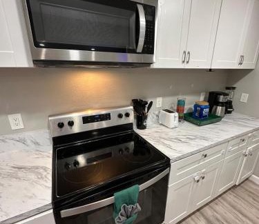 West Arlington Apartment | 2BR King and Queen beds Games Stadium 6Flags Airport