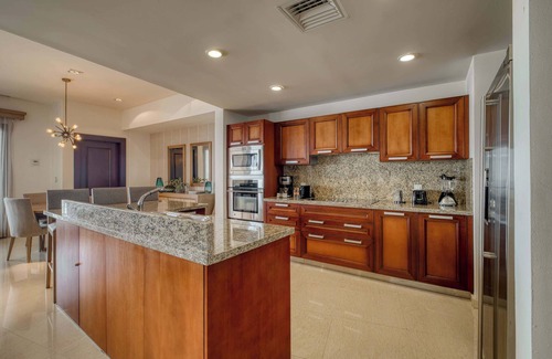 La Paz Apartment | 2BR Ocean View & Private Terrace at Vistamar