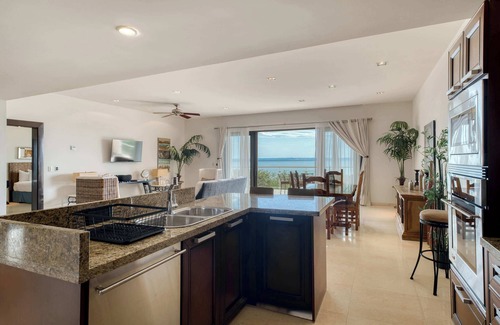 La Paz Apartment | 2BR Ocean View & Terrace at Vistamar