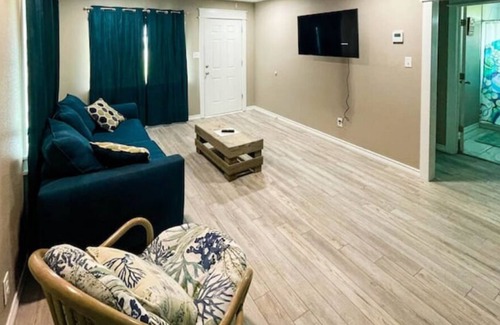 Aransas Pass Cottage | 2BR Remodel, Pets OK, Free WIFI & Parking, Kitchen
