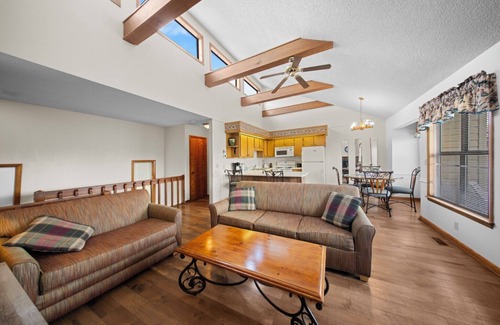 Lake Tansi House | 2BR Resort - Close to Lake & Full of Fun