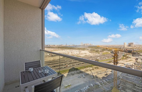 Dubai Apartment | 2BR Retreat Creek Vistas w scenic views
