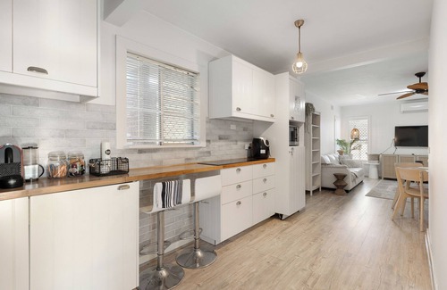 Rockingham House | 2BR Rockingham Beach Retreat