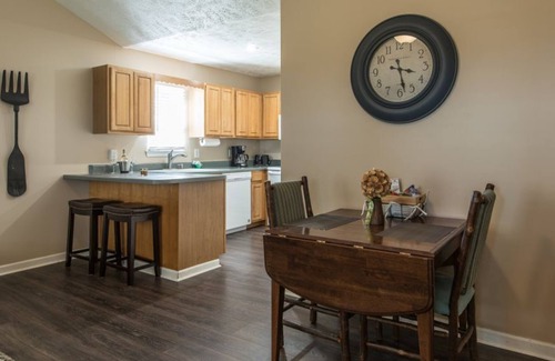 Kodak Condo | 2BR Smokey Mountains Getaway