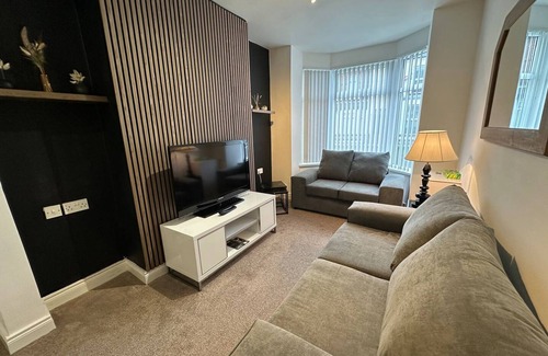 Ormeau House | 2br Stylish Ormeau Road House