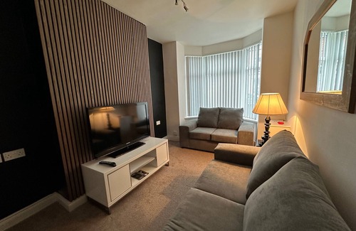 Ormeau House | 2br Stylish Ormeau Road House