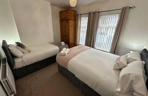 Ormeau House | 2br Stylish Ormeau Road House