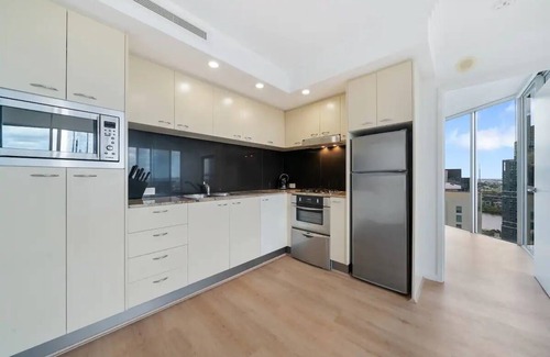 Brisbane Central Business District Apartment | 2BR unit with City& River views with free Parking!