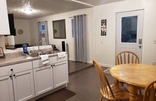 Rockford House | 2br updated private entrance upstairs
