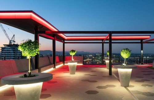 Fortitude Valley Apartment | 2BR Utopia Fortitude Valley Pool Rooftop King bed