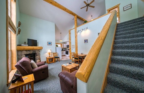 Leadville Cabin | 2BR w/Loft Cabin: Fireplace & Mountain View