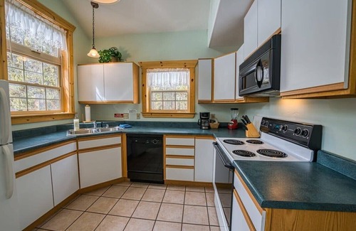 Leadville Cabin | 2BR w/Loft Cabin: Fireplace & Mountain View
