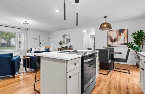 Prairie Village House | 2BRHome/Close to Plaza/Quiet Neighborhood
