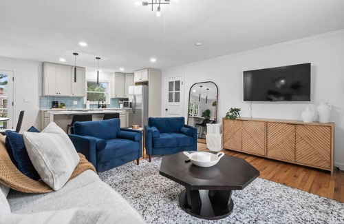 Prairie Village House | 2BRHome/Close to Plaza/Quiet Neighborhood