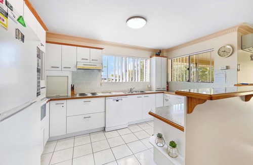 Bellara Apartment | 2BRM Self Contained Apt - Pumicestone Passage Views