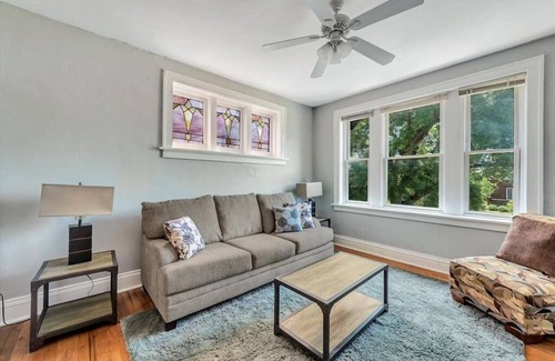 Southwest Garden House | 2e Tower Grove Getaway