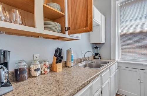 Southwest Garden House | 2e Tower Grove Getaway