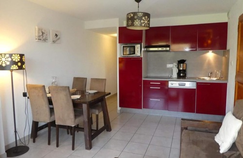 Saint-Gervais-les-Bains Apartment | 2nd floor, swimming pool, balcony, parking, tv, ski locker, 33m², Saint Gervais