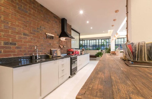 Downtown Johannesburg Apartment | 2nd Floor Fox Street Studios