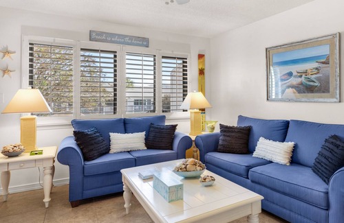 Seagrove Beach Condo | 2nd Floor Studio for 4: Pool + 300 Yards to the Beach