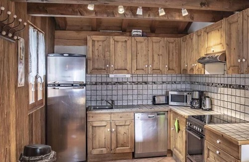 Saint-Marcel Apartment | 2nd floor, fitness, sauna, balcony, fireplace or stove, parking, tv, ski locker, 115m²