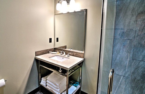 Hickory House | 2nd Street Inn Room #10